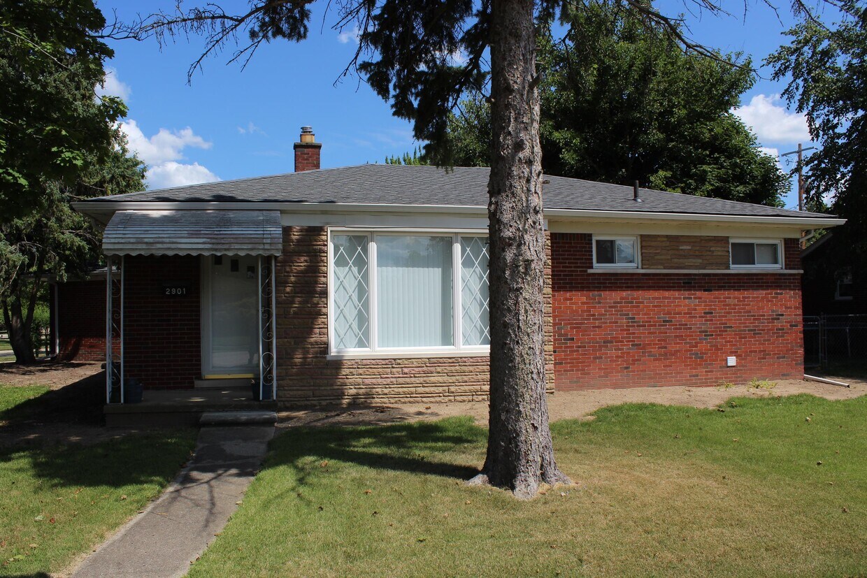 Primary Photo - 2901 Bridge St