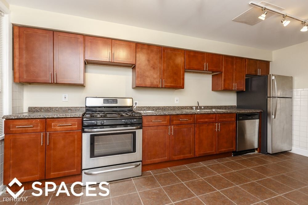 Foto principal - 1127 N State St