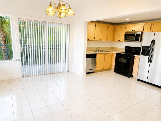 Foto del edificio - 4850 SW 63rd Terrace