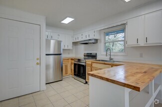 Building Photo - 20 Emery Ln