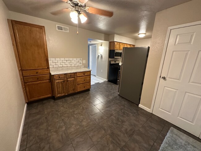 Foto del edificio - 10275 Mills Station Rd