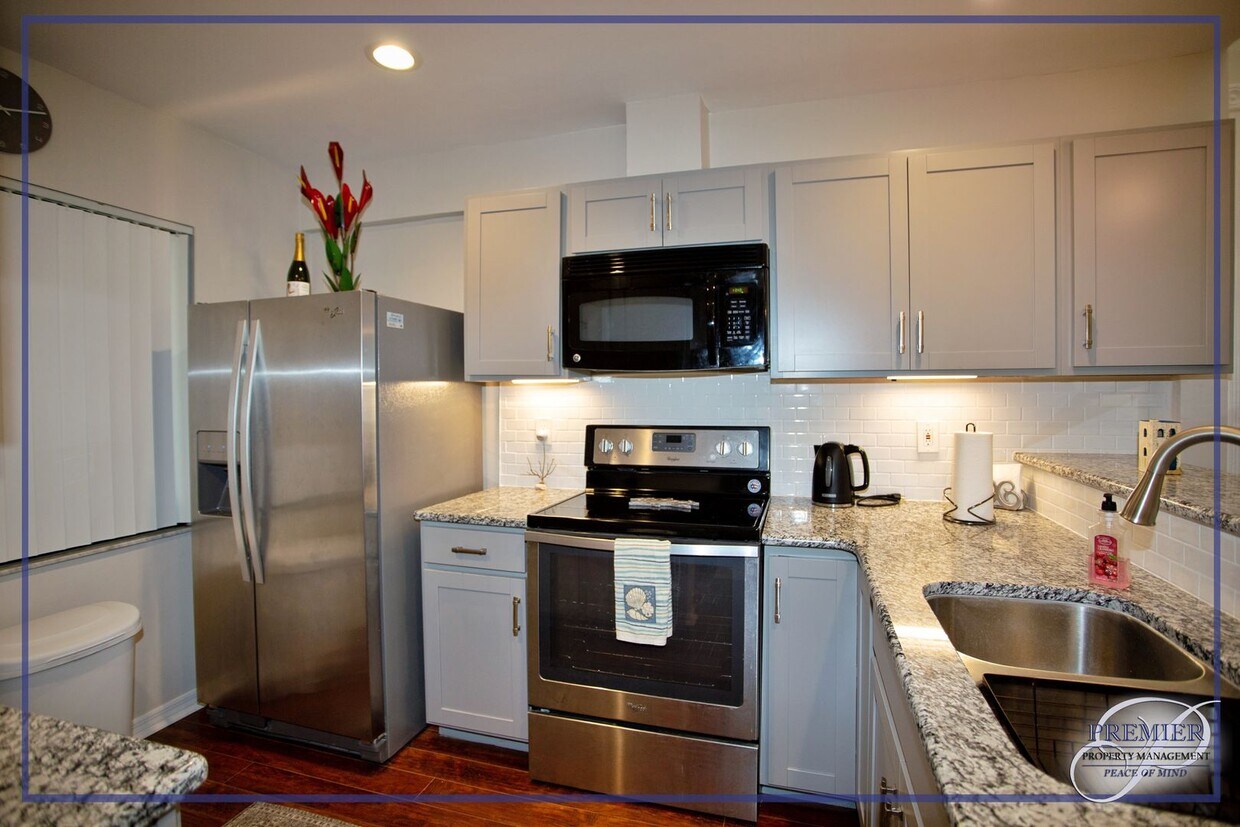 Primary Photo - **FULLY FURNISHED SEASONAL RENTAL**BONITA ...