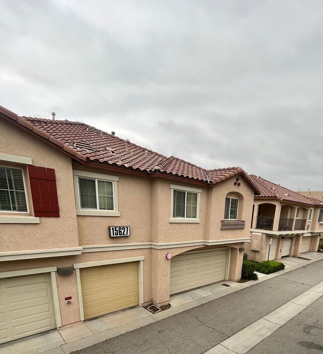 Building Photo - 15649 Lasselle St