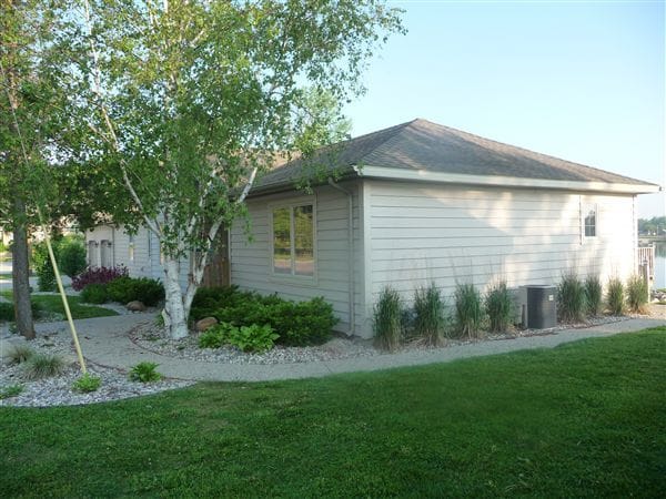 Building Photo - 132 E Brown St