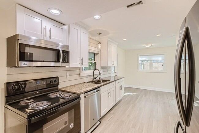 Building Photo - 6547 49Th Avenue N, St Petersburg, FL, 33709