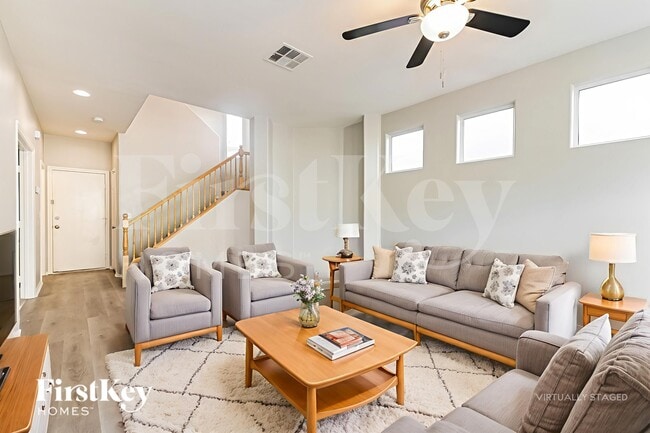 Building Photo - 4946 Copperlyn St