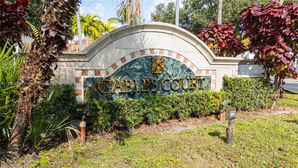 Foto principal - 6851 SW 44th St