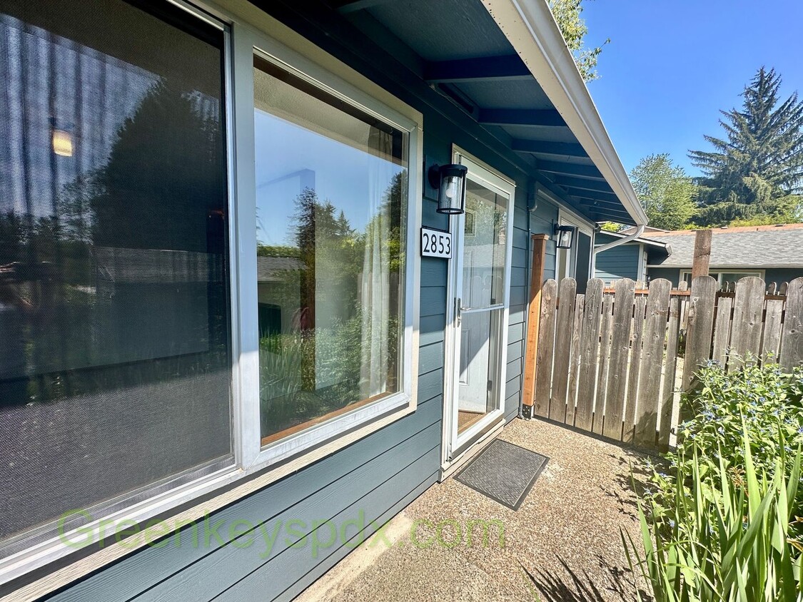 Foto principal - Awesome 2-Bedroom Condo Near Multnomah Vil...