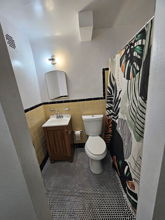 Foto del edificio - 11720 Edgewater Dr