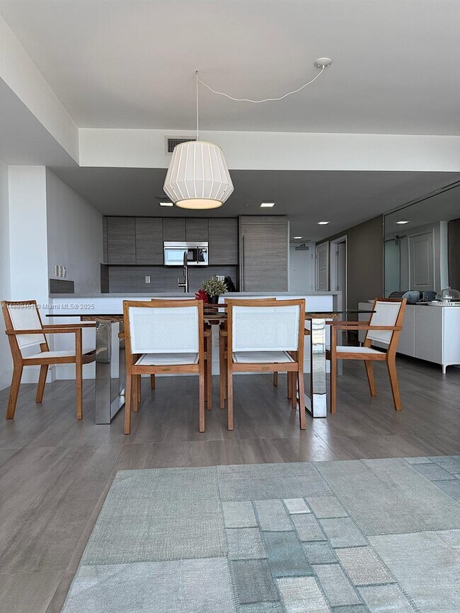 Foto del edificio - 400 Sunny Isles Blvd