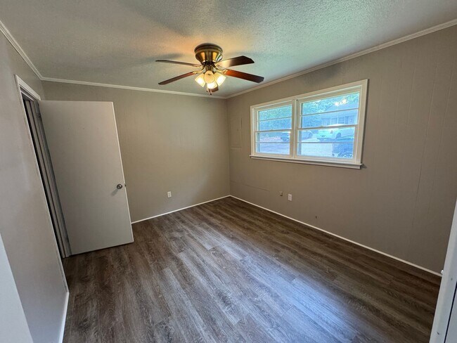 Foto del edificio - 118 Willow Ln