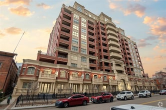 Building Photo - 1950 Logan St