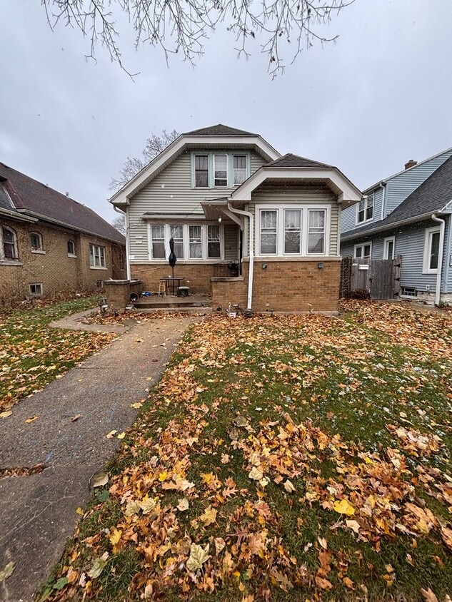 Building Photo - 2851 N 55th St