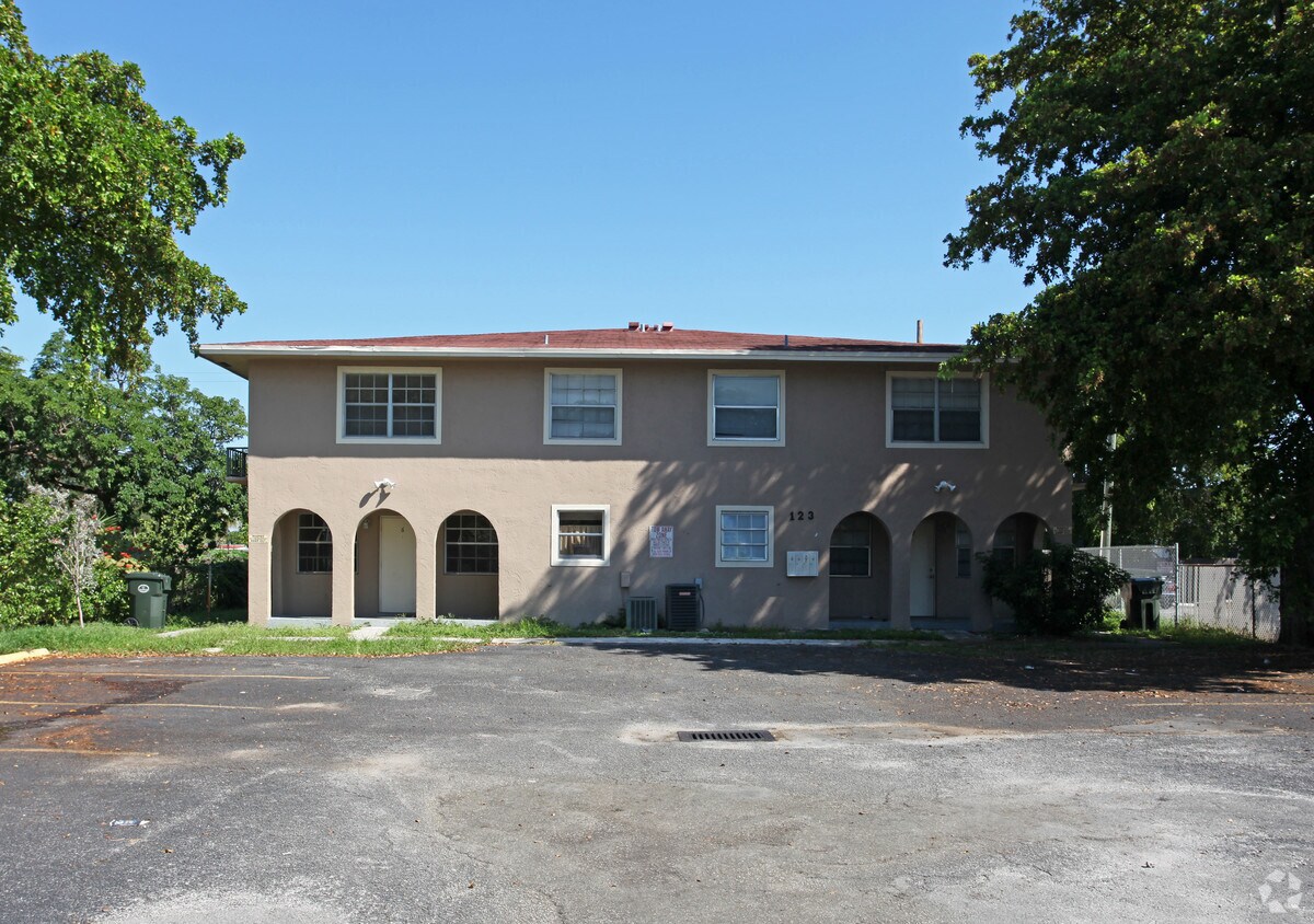 123 NW 40th St, Oakland Park, FL 33309 Apartments in Oakland Park, FL