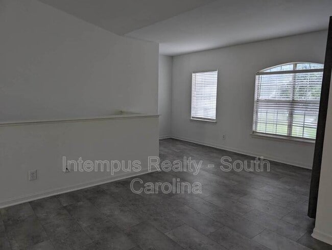 Building Photo - 897 Fording Island Rd