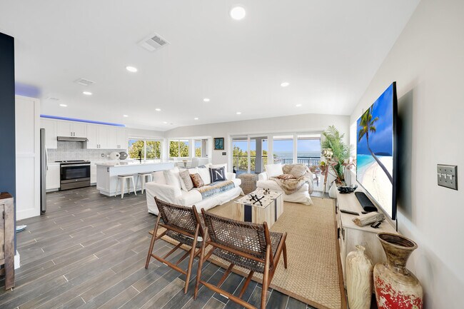 Building Photo - 803 Bonito Ln