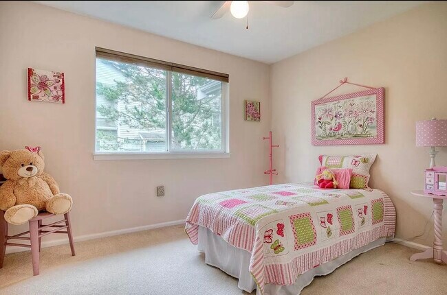 Foto del edificio - 5032 Davis Ave S