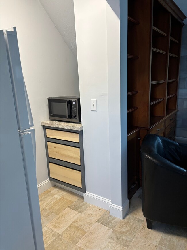 Refrigerator and microwave/air fryer - 20 Wilann Rd