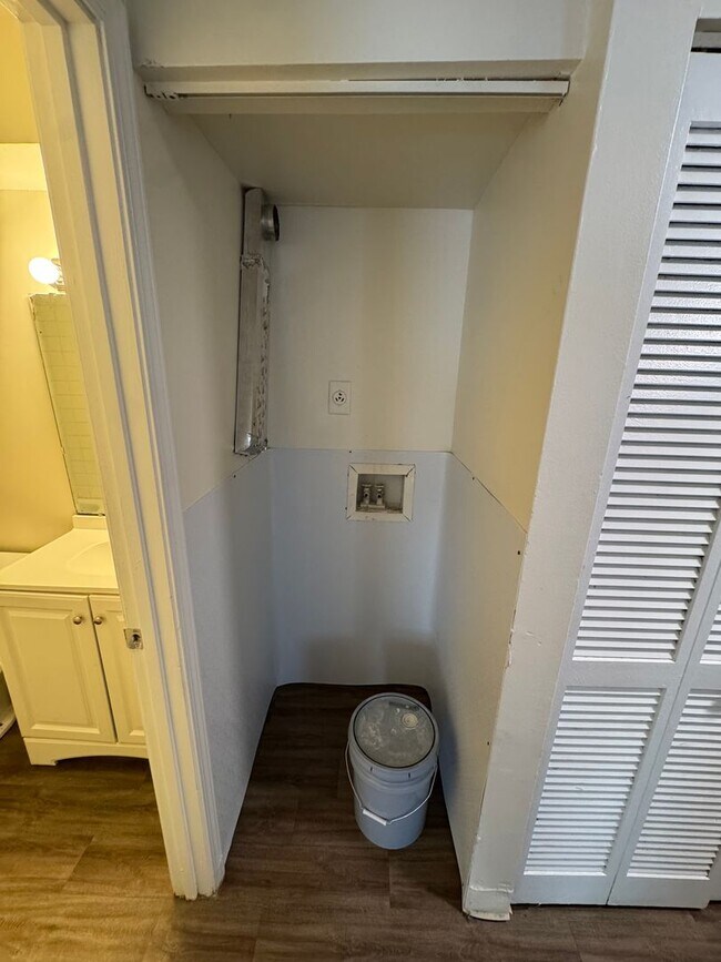 Foto del edificio - 3 Bedroom/1 Bath in Old Louisville