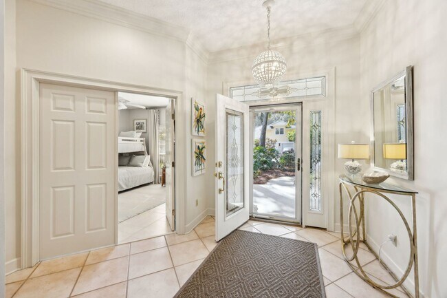 Foto del edificio - Ocean Village, 3 bed, 2 bath, FULLY furnished home! Walk to the Beach!