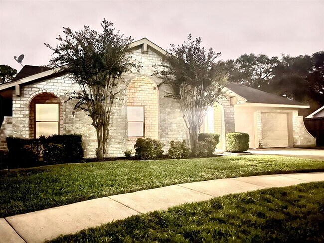 Building Photo - 12938 Westleigh Dr