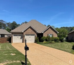 Building Photo - 1413 Melanie's Dr