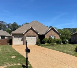 Building Photo - 1413 Melanie's Dr