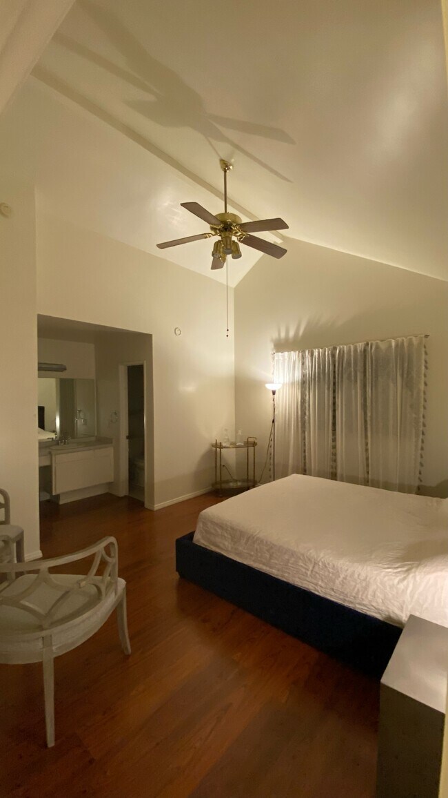 5461 Newcastle Ave, Encino, CA 91316 Townhome Rentals in Encino CA