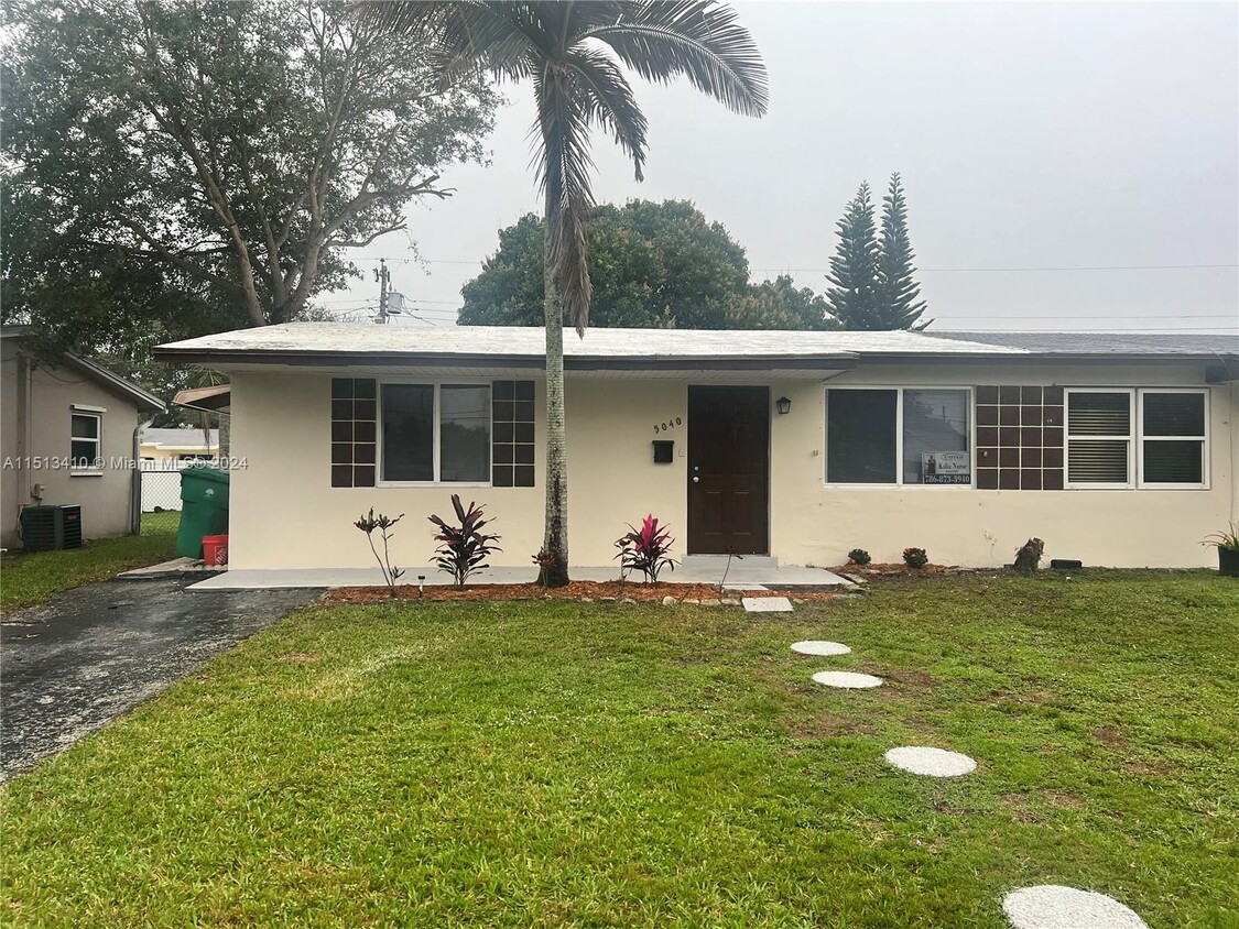 Primary Photo - 5040 SW 92nd Terrace