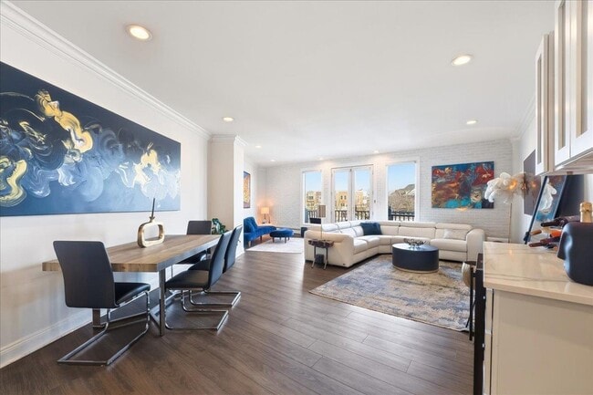 Building Photo - 109 Shearwater Ct E