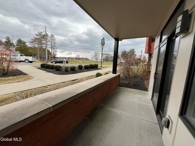 Foto del edificio - 2 West Ave