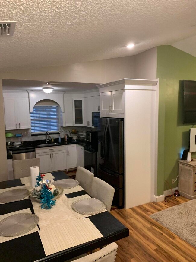 Foto del edificio - 1345 W 34th St