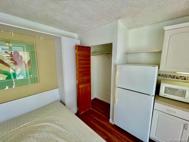 Building Photo - 2509 Ala Wai Blvd
