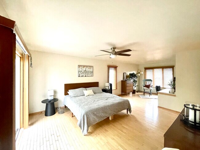 Foto del edificio - 3303 Prairie Rd
