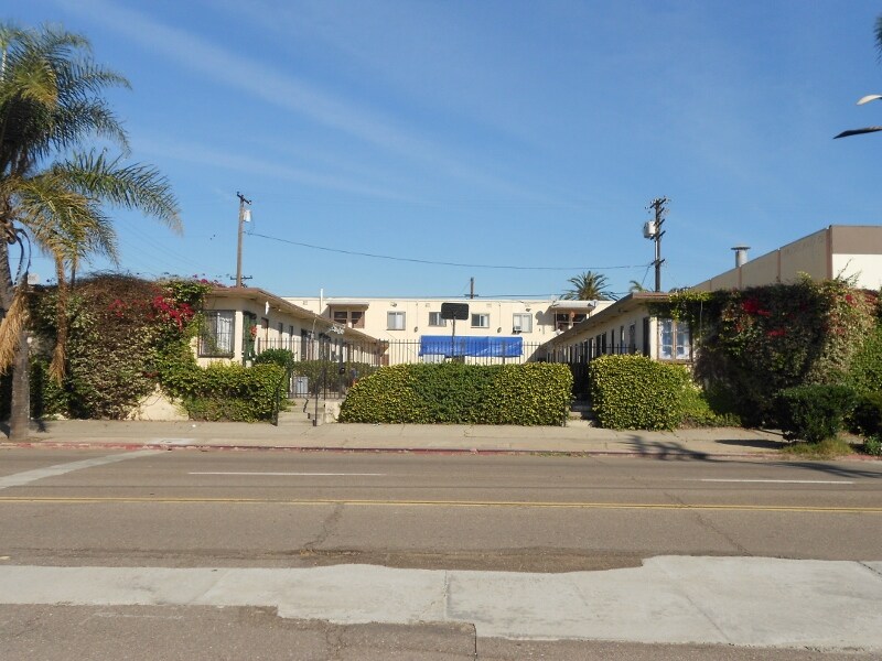 Primary Photo - 2902-2916 Main St