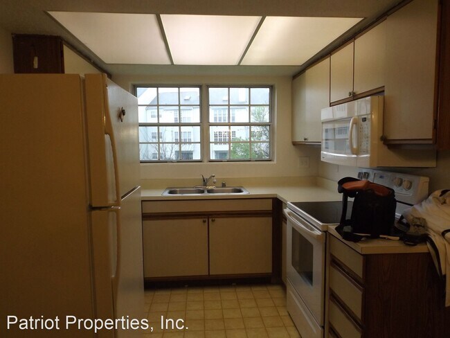 Building Photo - 3 br, 2 bath House - 107 Prosperity Ave SE #E