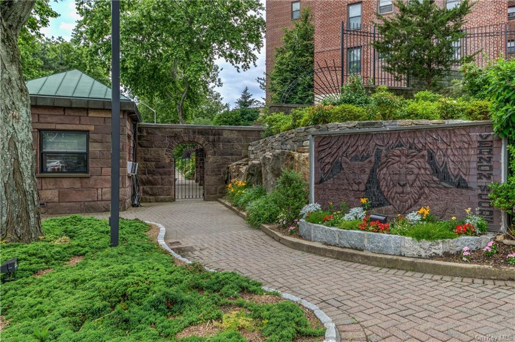 181 Pearsall Dr Unit 6F, Mount Vernon, NY 10552 Condo for Rent in