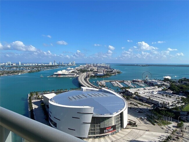 Building Photo - 888 Biscayne Blvd