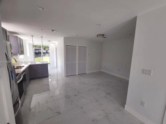 Foto del edificio - 7245 SW 21st St