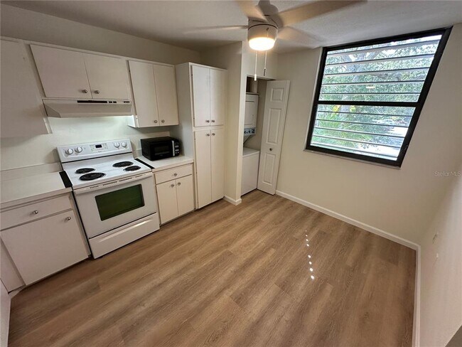Building Photo - 113 Pinehurst Dr
