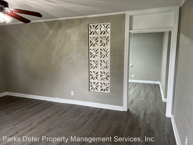 Foto del edificio - 3 br, 1.5 bath House - 743 Indian Hill Road