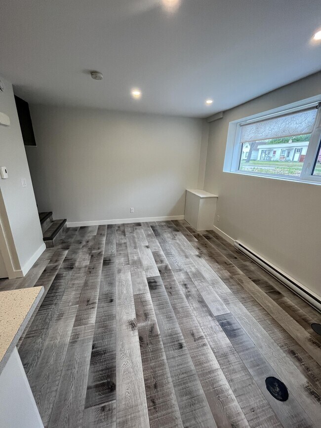 Photo du bâtiment - 1029 Burrows Ave