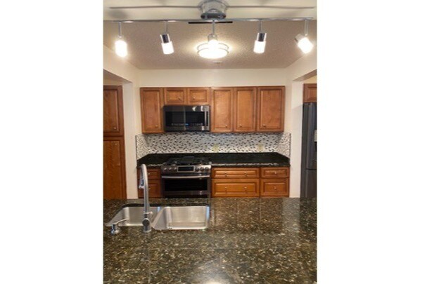 Kitchen - 5808 Pointer Dr