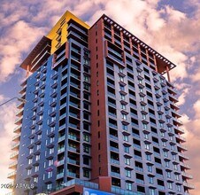 Building Photo - 310 S 4th St