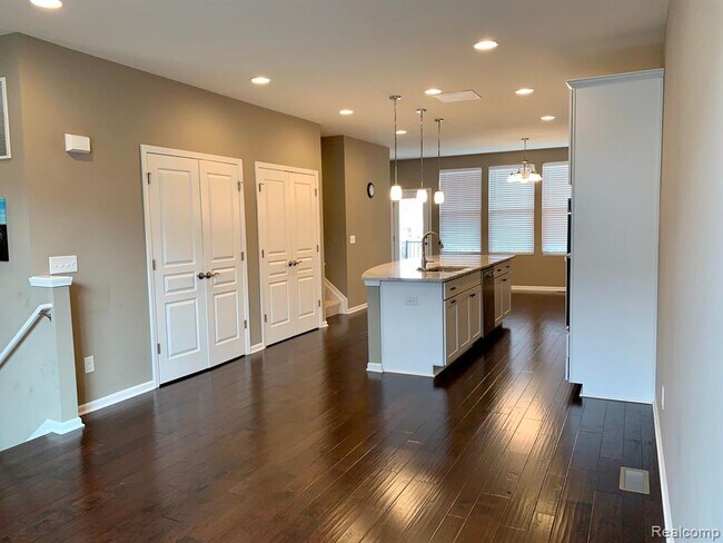 Building Photo - 2634 Helmsdale Cir