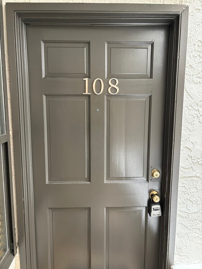 Foto del edificio - 2409 Leon St