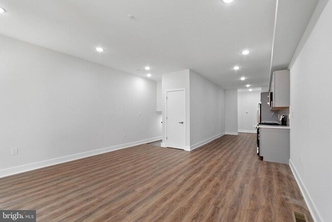 Building Photo - 321 W Berks St