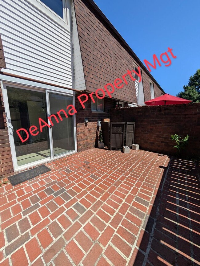 Foto del edificio - 2581 Shakespeare Ln