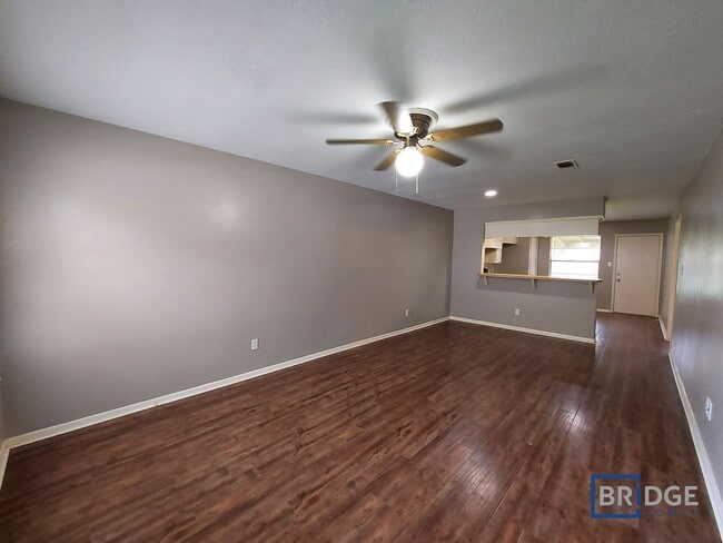 Building Photo - 1611 Hazelwood St