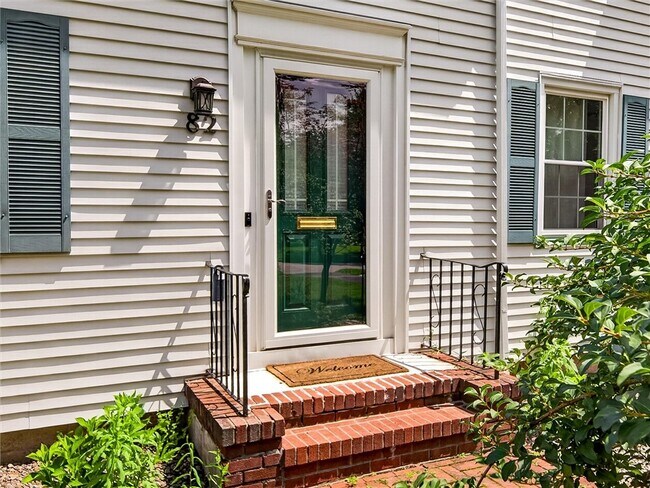 Foto del edificio - 82 Clovercrest Dr